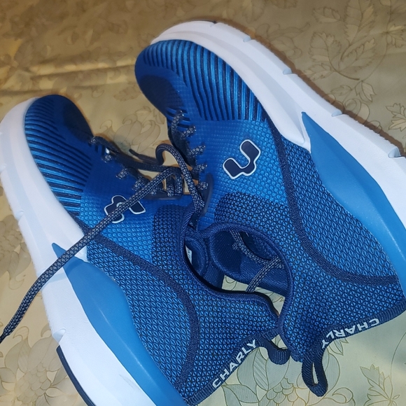 Blue athletic sneakers 👟 - Picture 9 of 9